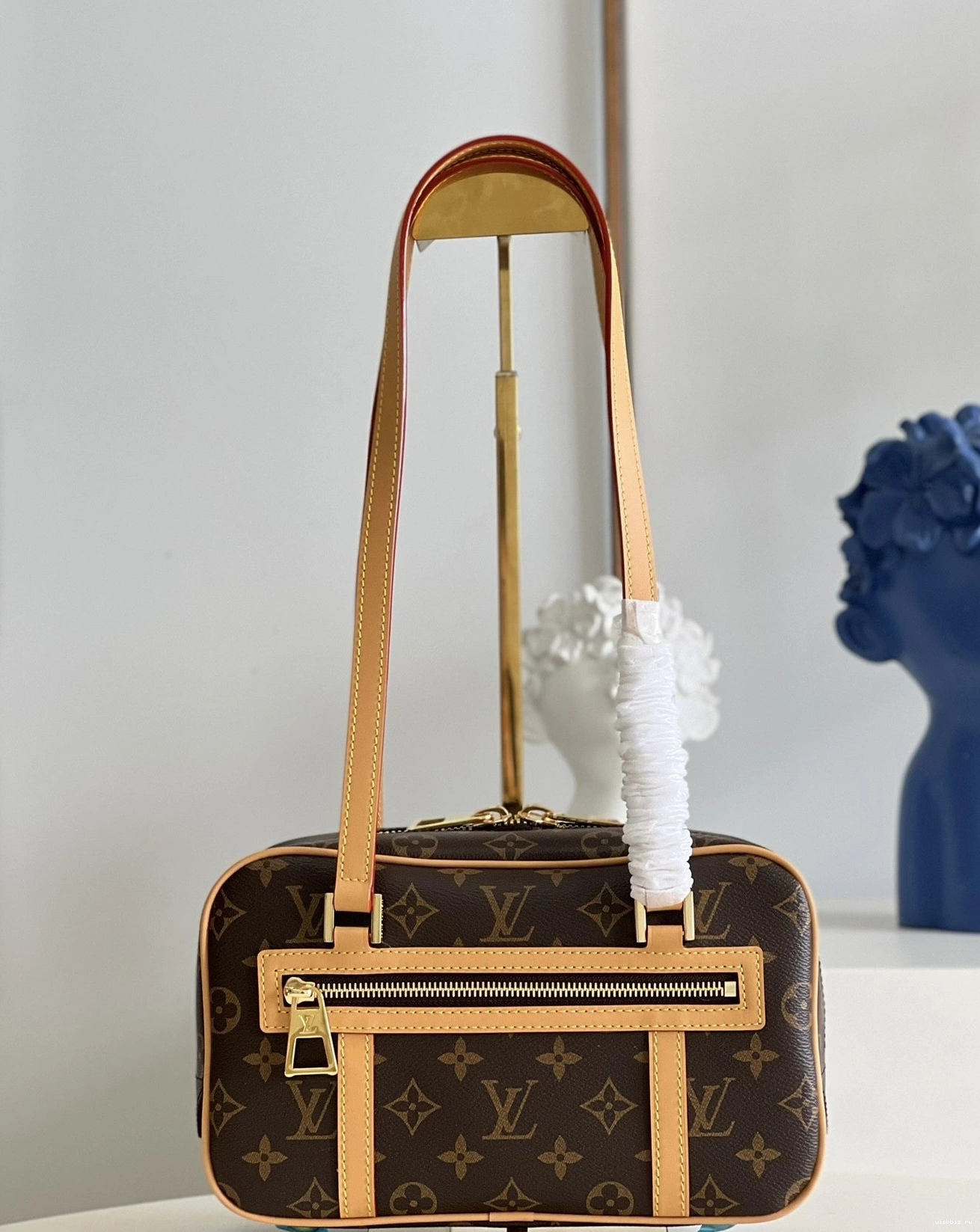 WIS CITE LOUIS VUITTON 0718